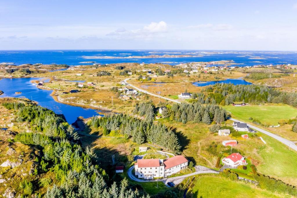 Smøla Apartment | Vollvaagen Apartments Smøla, boat included