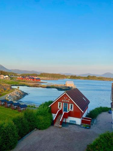 Bud House | Waterfront Rorbu - By the Beach