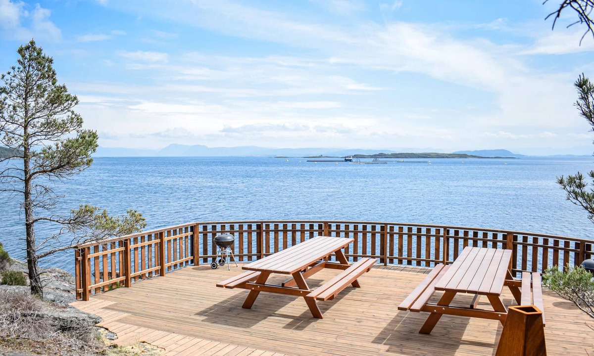 Hervik House | Welcome to this great vacation home in idyllic Liarvåg in Tysvær.