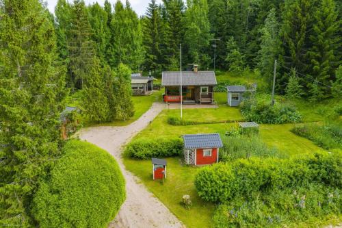 Askola House | Whispering Woods Cabin
