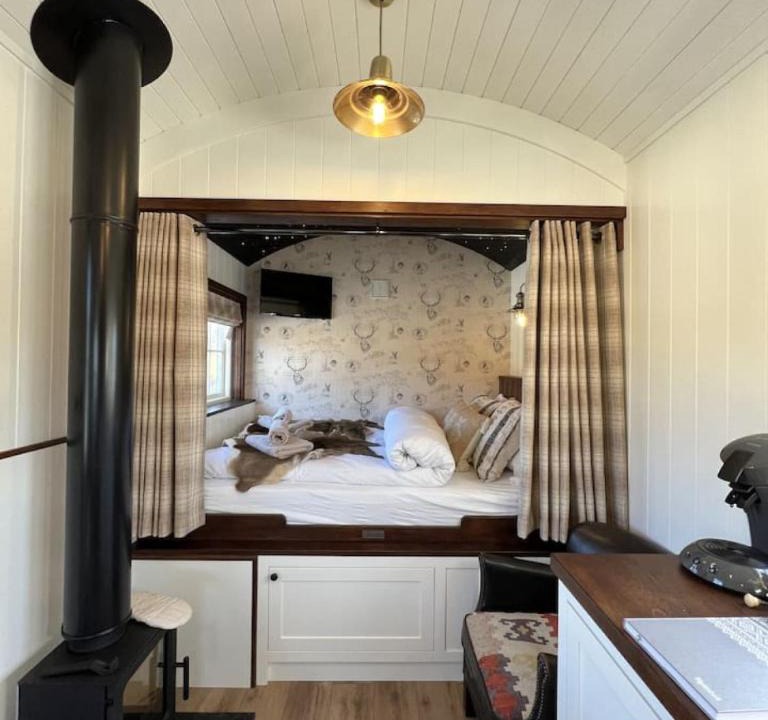 Fenstad House | WonderInn Riverside