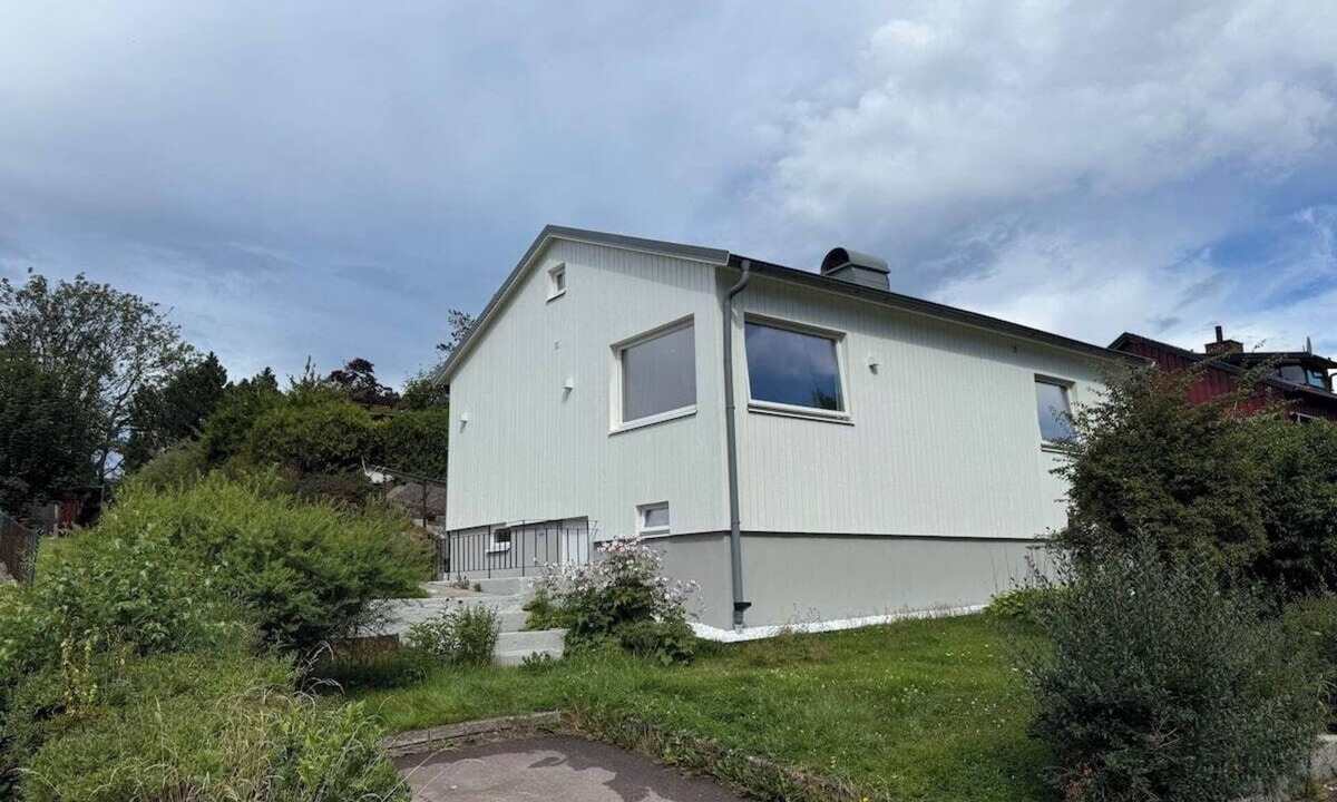Hisings Backa House | Workers Home - 5 BR - 8 Beds - 2 Bath - All Inc