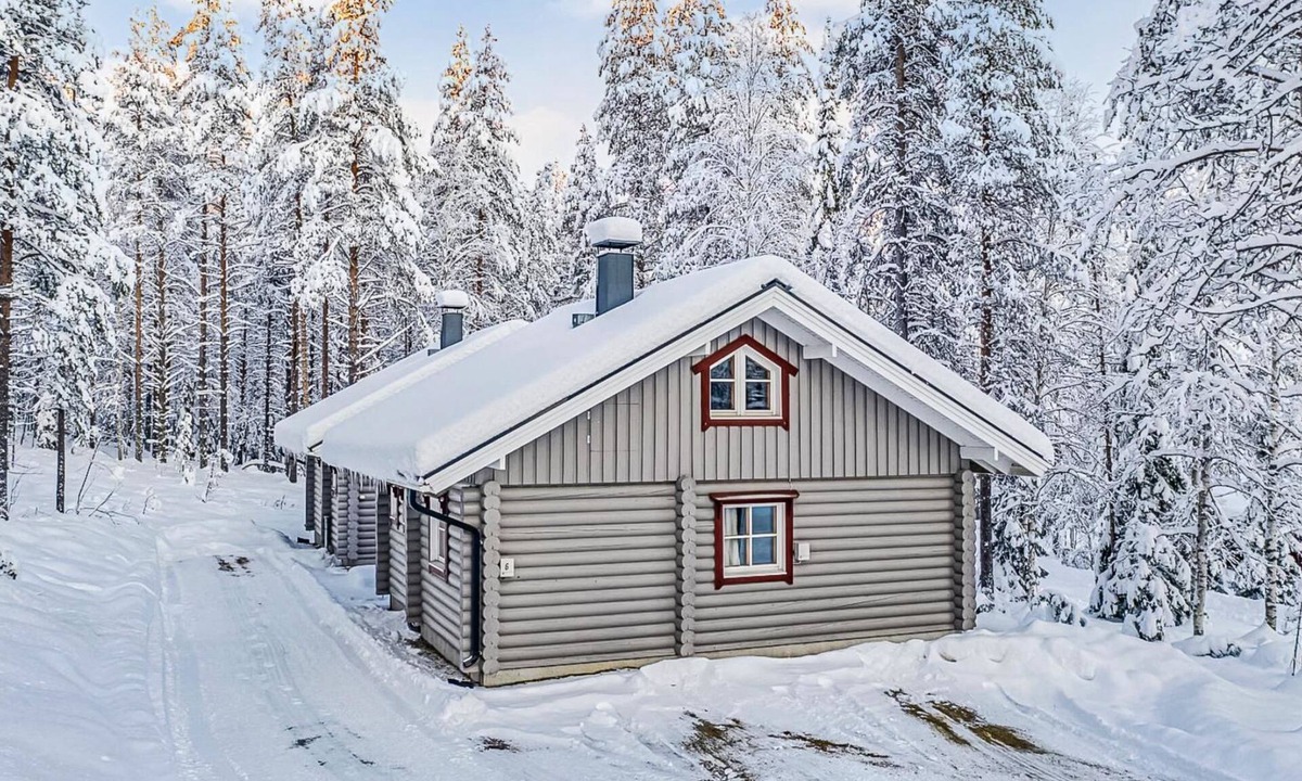 Akaslompolo House | Ylläksen tunturihonkamaja 5 by Interhome