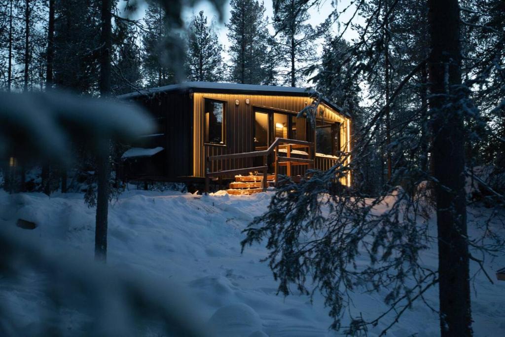 Yllas House | Yllas Cabin for Adventures and Remote Work