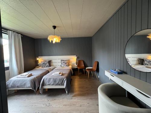 Åmål House | ZeiNour Rooms in Åmål