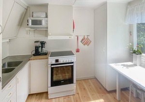 2 bedroom lovely home in Löderup