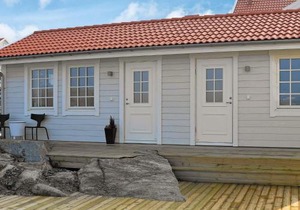 2 person holiday home in Rönnäng