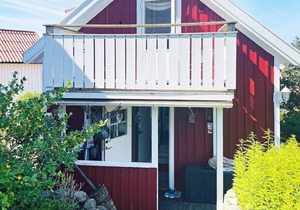 4 person holiday home in Rönnäng