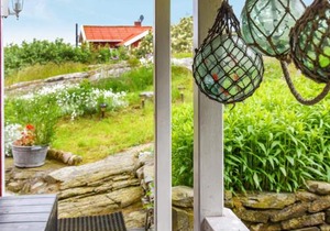4 person holiday home in Rönnäng-By Traum