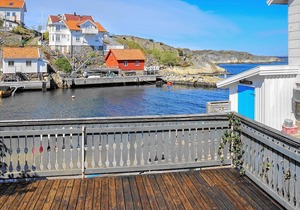 6 person holiday home in Gullholmen