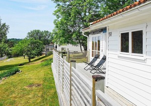 6 person holiday home in Höviksnäs