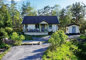 7 person holiday home in Tanumshede