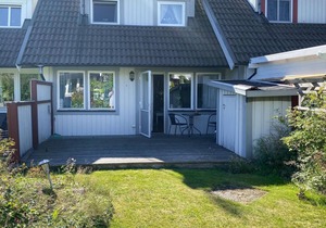 Bright cottage in two floors, located only 500 m from lake Vänern.