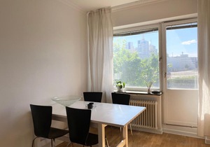 Charming and bright flat close to Globen