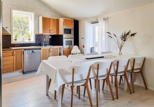 Cozy home in Skärhamn with WiFi