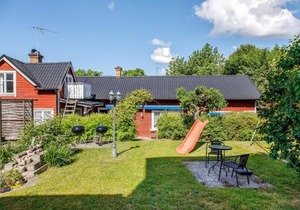 Holiday apartment in Vimmerby with cozy courtyard