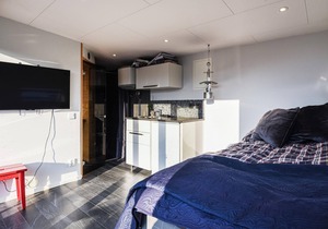 Look forward to a wonderful vacation in this appealing vacation home with fitness equipment and saun