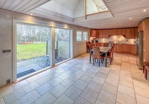 Lovely home in Nybrostrand with sauna