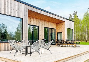 Modern Lakeside Retreat-By Traum