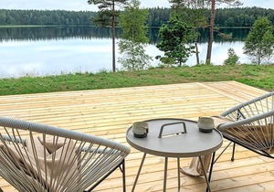 Modern Lakeside Retreat-By Traum