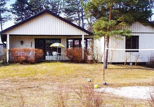4 bedroom accommodation in Yngsjö
