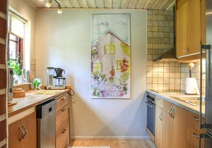 Spacious cottage for relaxing vacations with the whole family and pets.