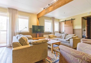 Tasteful apartment with high quality furniture in the middle of the mountain world of Stöten.