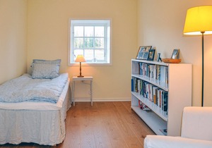 Welcome to Haltersbol and this vacation home from 2019. Deie apartment house offers a beautiful view