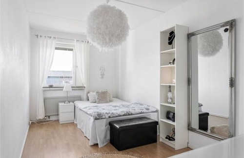 Jarfalla Municipality Apartment | 100 m² Apartment ∙ 3 bedrooms ∙ 2 guests
