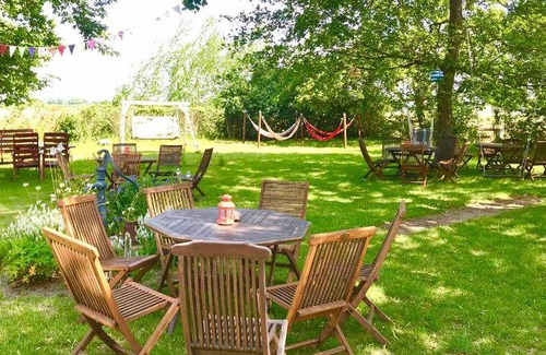 Tomelilla Bed & Breakfast | 16 m² Bed and breakfast ∙ 5 guests