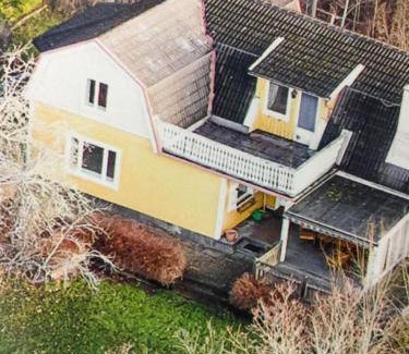Orebro Villa | 180 m² Villa ∙ 5 bedrooms ∙ 8 guests