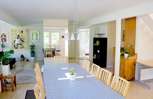 Stenhamra House | 185 m² House ∙ 4 bedrooms ∙ 14 guests