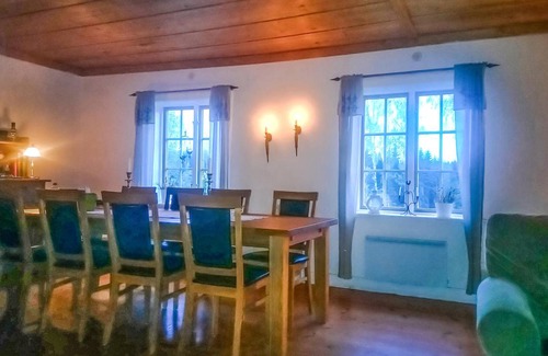 Vallsta House | 200 m² House ∙ 5 bedrooms ∙ 8 guests
