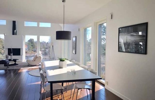 Nacka Municipality House | 300 m² House ∙ 6 bedrooms ∙ 6 guests