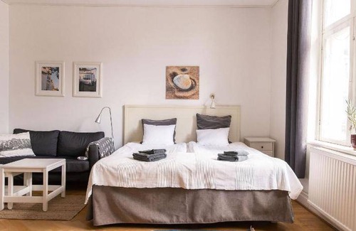 Roslunda-Kronotorp Apartment | 40 m² Serviced apartment ∙ 6 guests