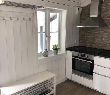 Lokholmen Cabin | 50 m² Lodge ∙ 2 bedrooms ∙ 6 guests