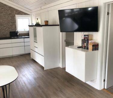 Lokholmen Cabin | 50 m² Lodge ∙ 2 bedrooms ∙ 6 guests