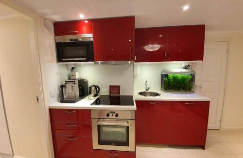 Huddinge Municipality Apartment | 50 m² Apartment ∙ 3 bedrooms ∙ 6 guests