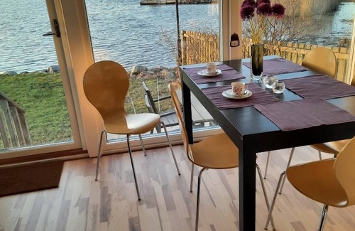 Bredavik House | 72 m² House ∙ 2 bedrooms ∙ 6 guests
