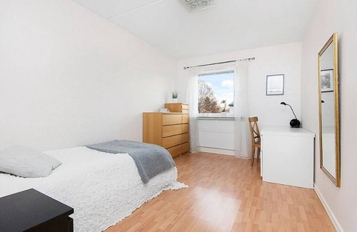 Jarfalla Municipality Apartment | 78 m² Apartment ∙ 2 bedrooms ∙ 2 guests