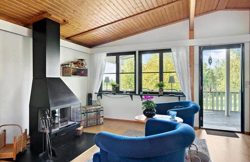 Hjo House | 80 m² House ∙ 2 bedrooms ∙ 6 guests