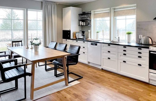 Kopingsvik House | 80 m² House ∙ 2 bedrooms ∙ 4 guests
