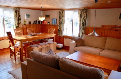 Savsjostrom House | 88 m² House ∙ 3 bedrooms ∙ 8 guests