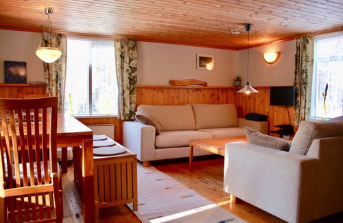 Savsjostrom House | 88 m² House ∙ 3 bedrooms ∙ 8 guests