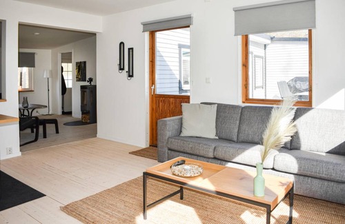 Hoor House | 90 m² House ∙ 2 bedrooms ∙ 6 guests