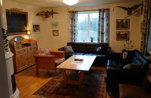 Trollhattan Municipality House | 94 m² House ∙ 2 bedrooms ∙ 7 guests