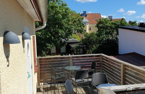 Innerstaden Apartment | Adelsgatan 36 lägenhetshotell, Gotland Living and Meeting