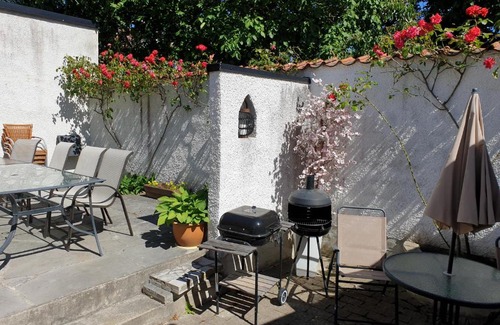 Innerstaden Apartment | Adelsgatan 36 lägenhetshotell, Gotland Living and Meeting