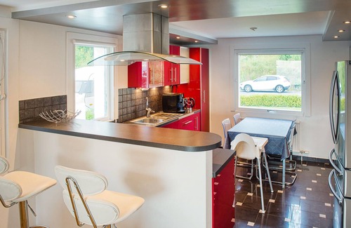 Berghalla House | Amazing home in Bankeryd with lake view