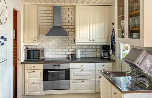 Askersund Municipality House | Awesome home in ASKERSUND with sauna